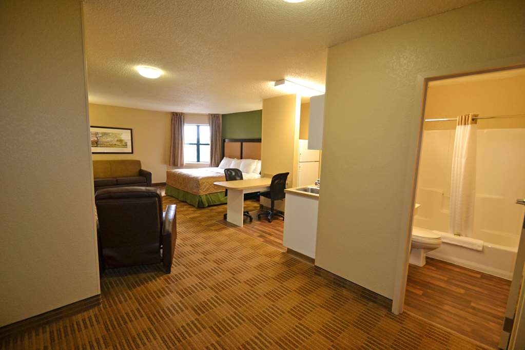 Suburban Studios Auburn Hills Detroit - photo 19