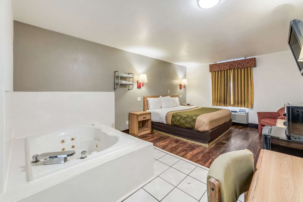 Econo Lodge Truman Inn - photo 14