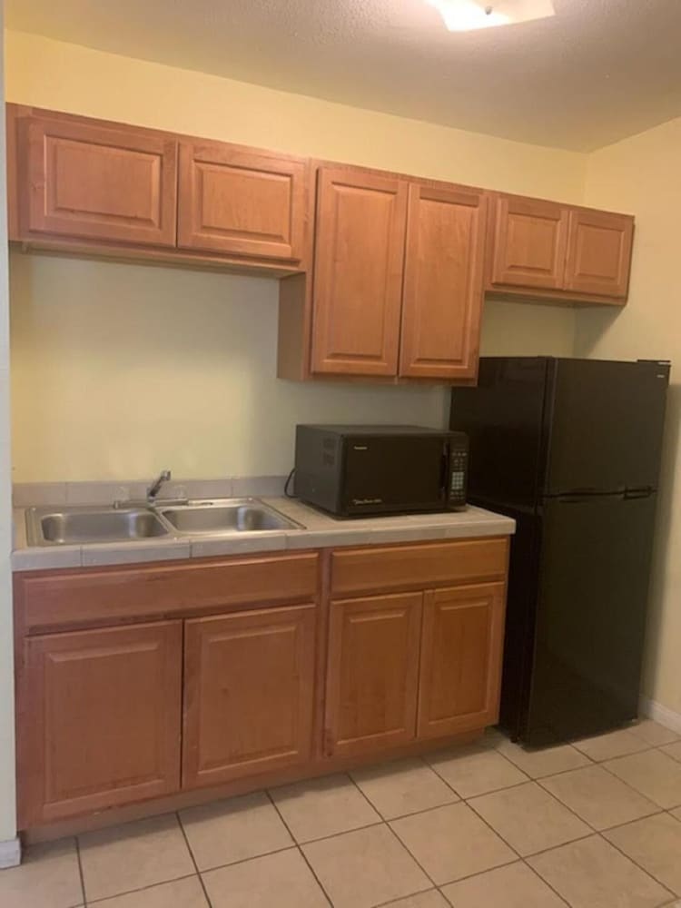 Europa Inn & Suites - photo 26