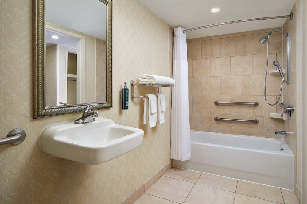 DoubleTree by Hilton Hotel Rocky Mount - photo 44