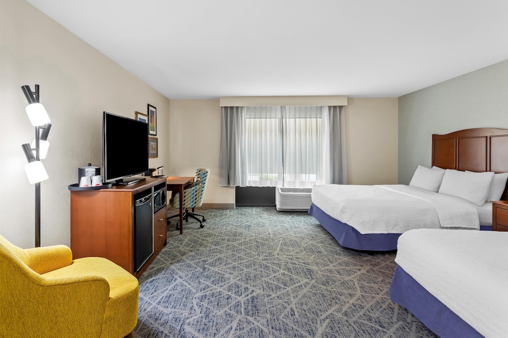 Hampton Inn DeKalb IL - photo 9