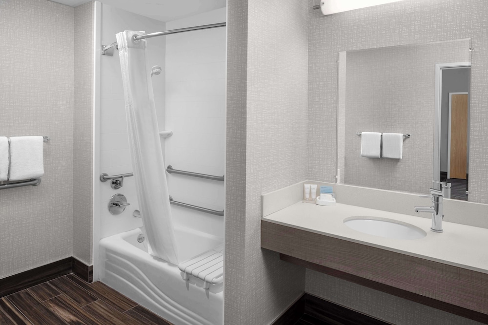 Hampton Inn & Suites Orem - photo 30