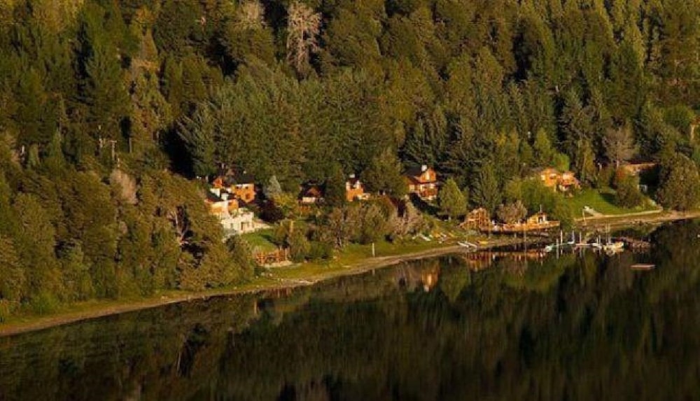 Puerto Pireo Apart Hotel & Cabañas in San Carlos De Bariloche, Argentina
