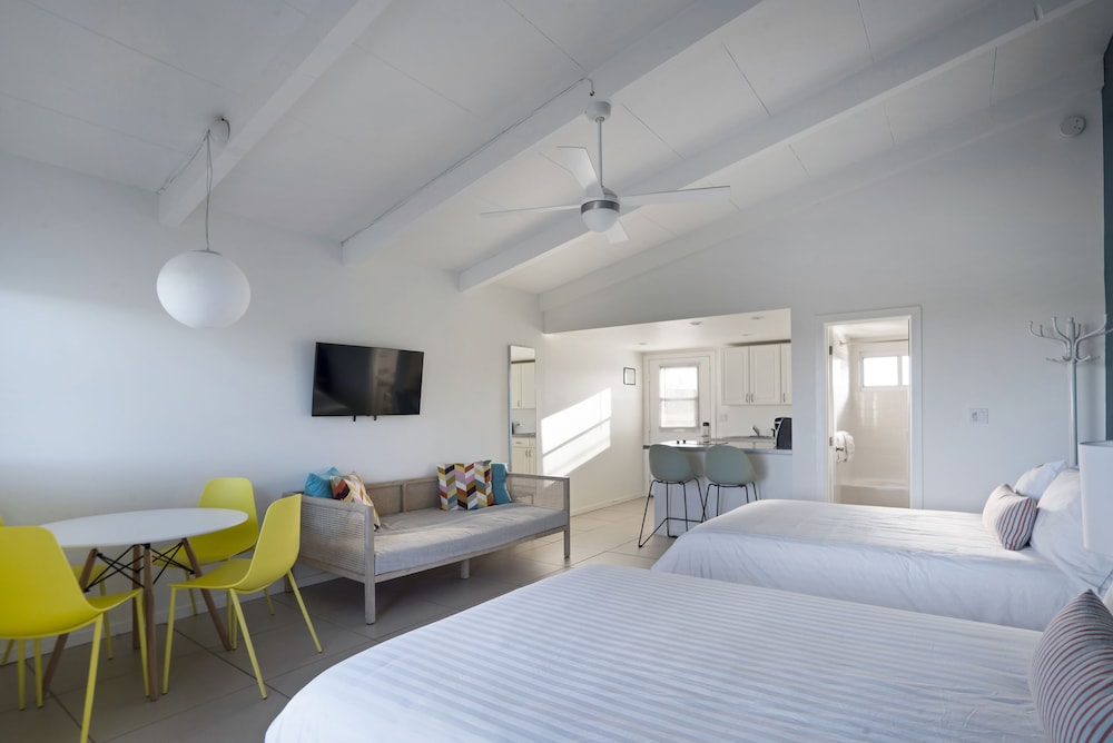 Driftwood Resort - photo 97