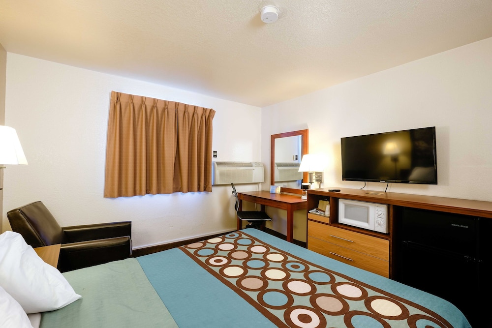 Super 8 by Wyndham Las Cruces White Sands Area - photo 12
