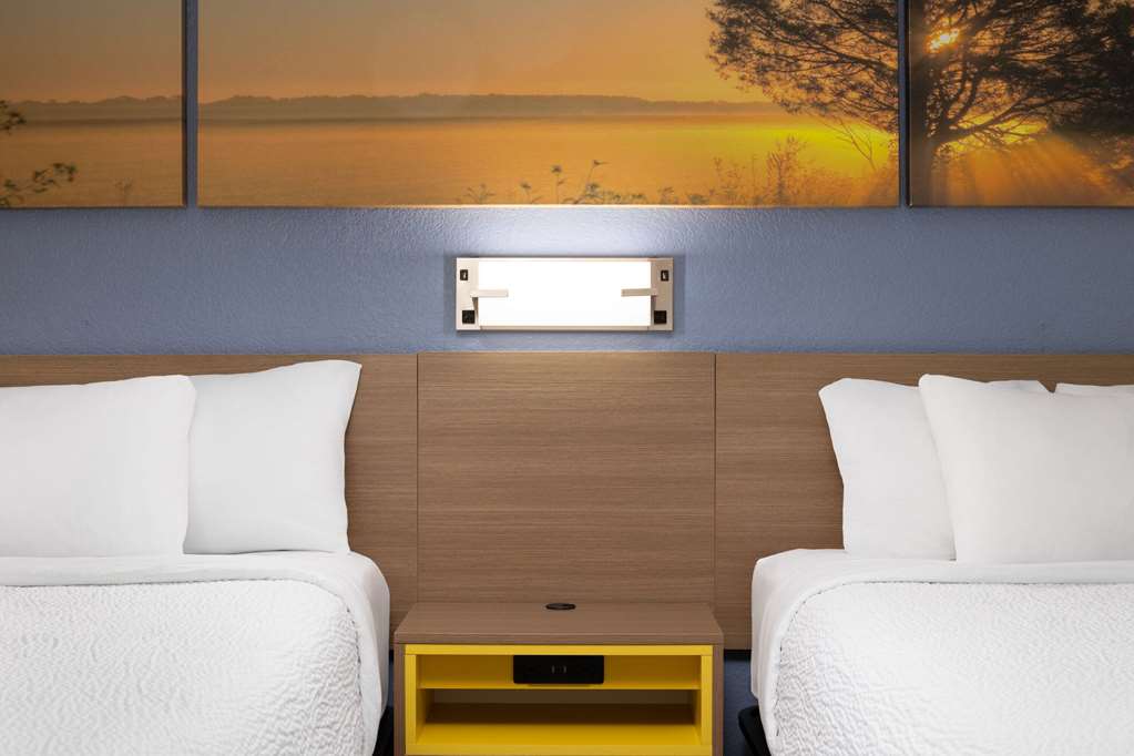 Days Inn & Suites by Wyndham Green Bay WI. - photo 20