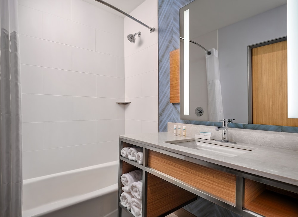 Hilton Garden Inn Grapevine at Silverlake Crossing - photo 26