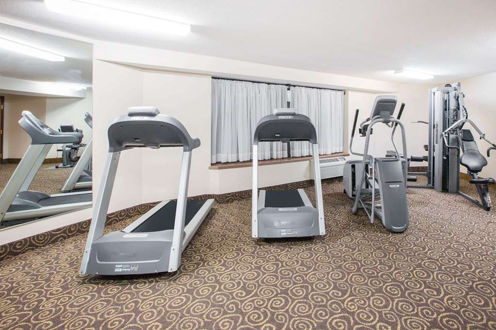 Ramada by Wyndham Des Moines Tropics Resort & Conference Ctr - photo 7