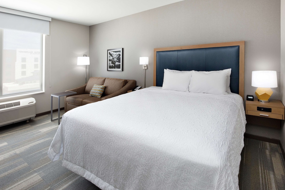 Hampton Inn & Suites San Diego Airport Liberty Station - photo 25