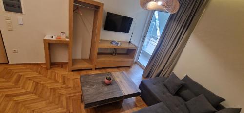 New Ventiri Suite 6 near Hilton Athens Central 4 family & Bussines — 4-Star Luxury Hotel in Athens, Greece