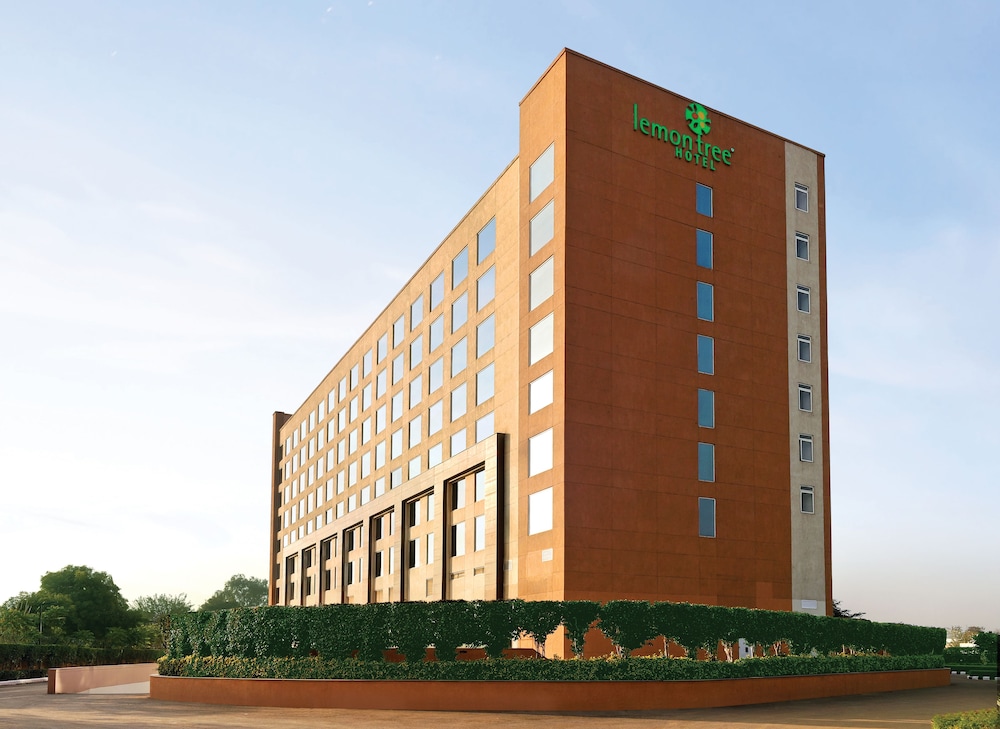 Lemon Tree Hotel Sohna Road - carbon neutral hotel in Gurgaon