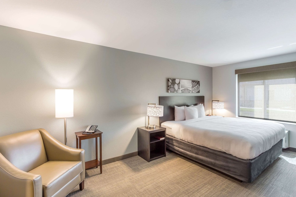 MainStay Suites Logan Ohio Hocking Hills - photo 8
