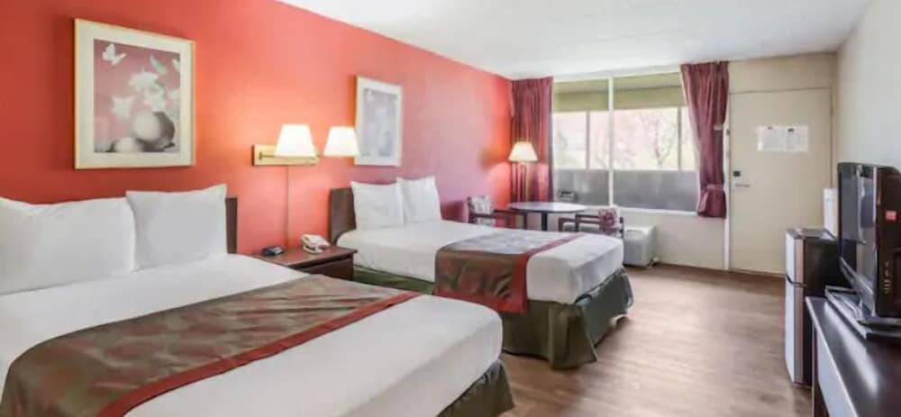 Red Carpet Inn Hazleton - photo 8