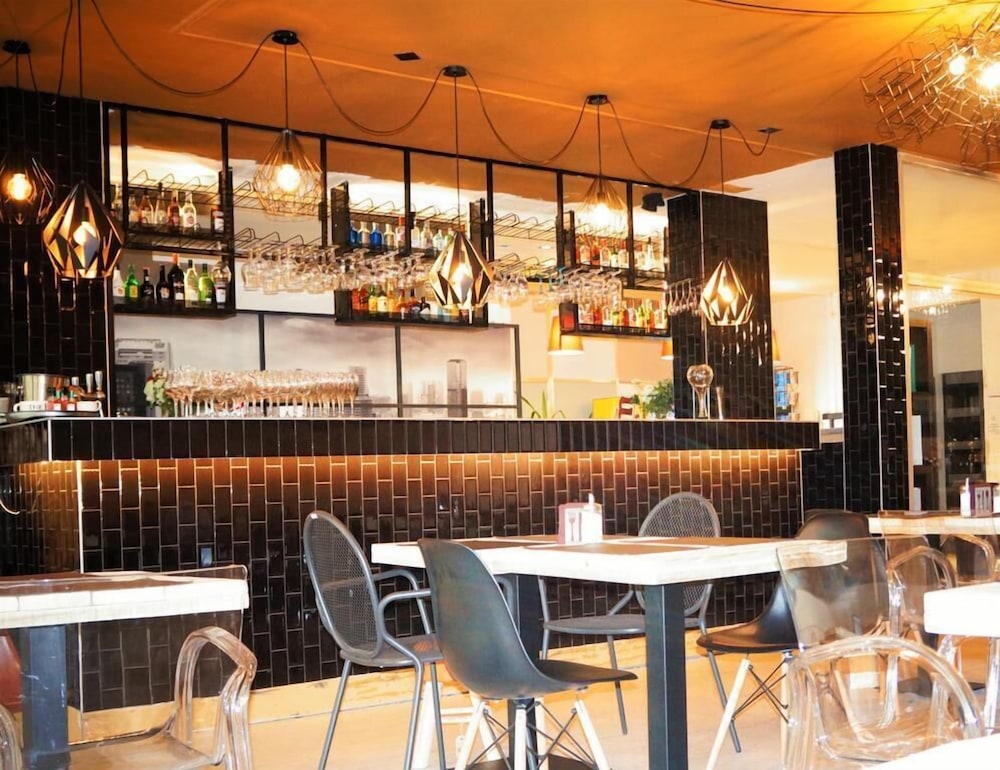 Hôtel des Deux Gares in Brussels, Belgium