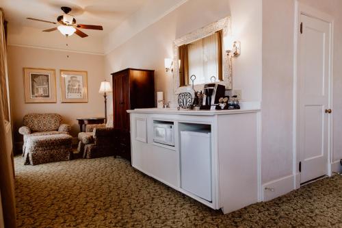 The Hotel Paisano - photo 22