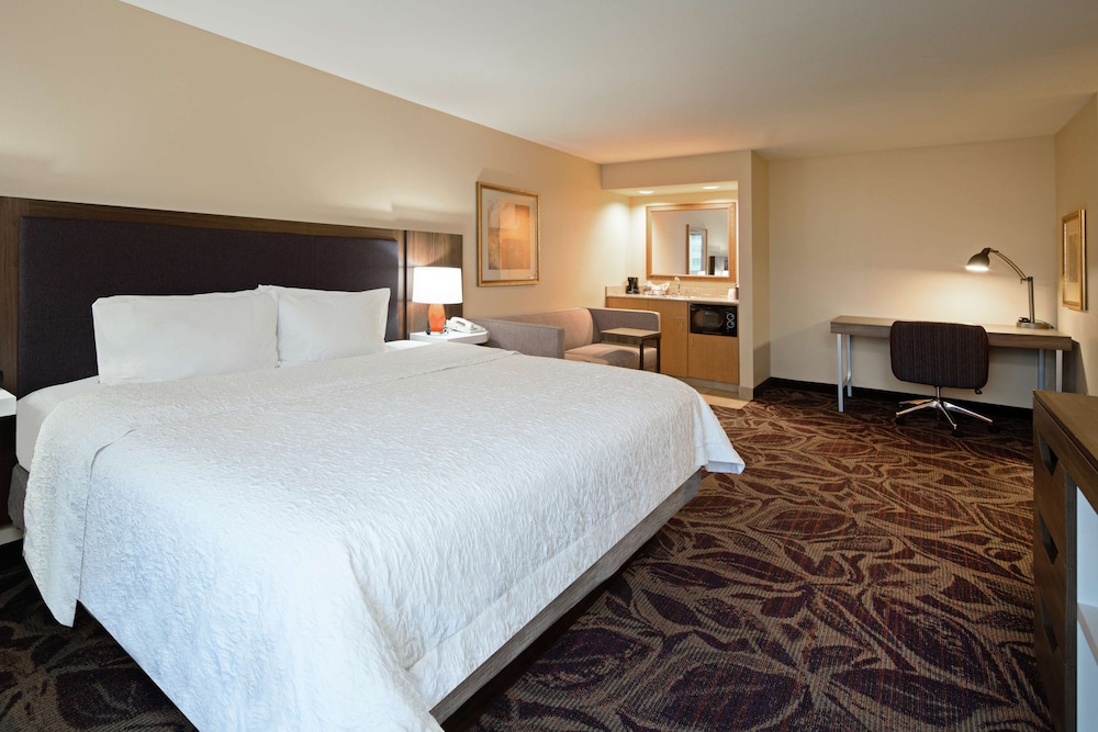 Hampton Inn & Suites Bremerton - photo 21