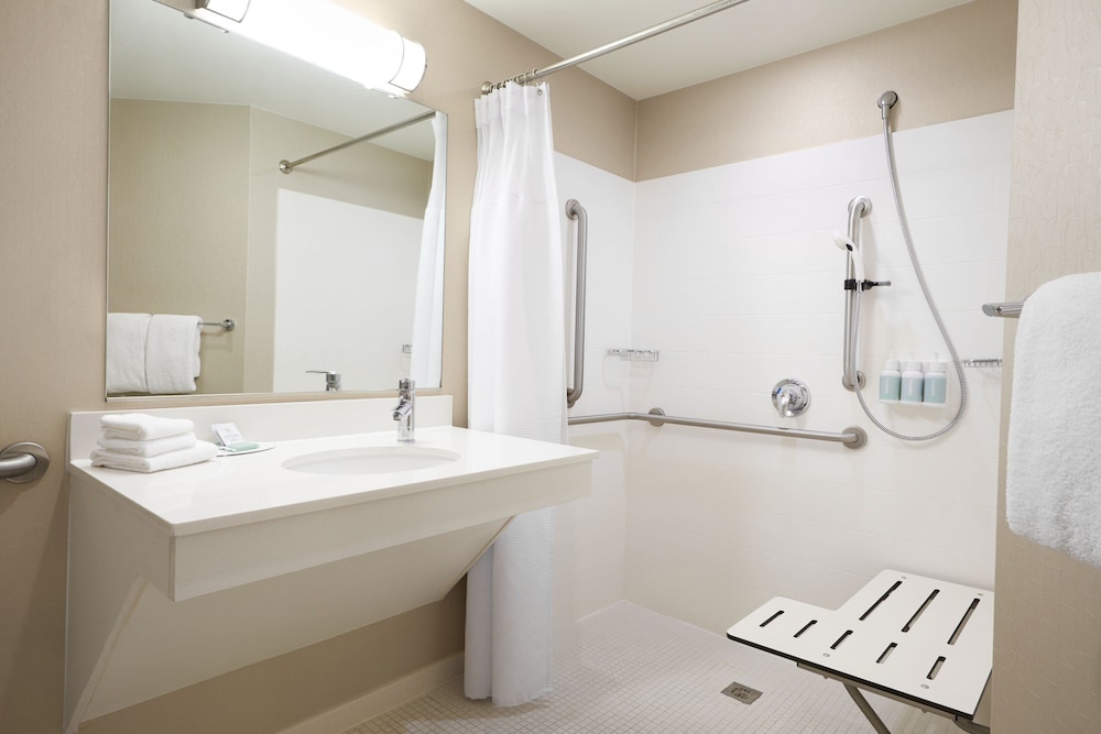 SpringHill Suites St. Louis Brentwood - photo 12