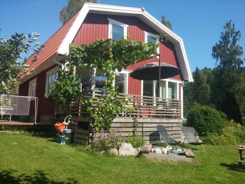 200M2 Big Garden Toys Games Beach Forest — 4-Star Luxury Hotel in Tullinge, Sweden