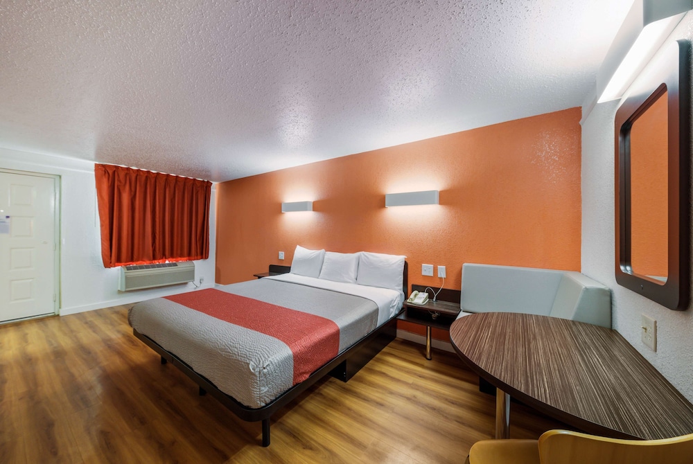 Motel 6 Dallas TX Farmers Branch - photo 13