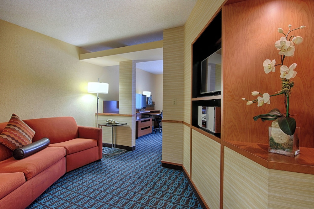 Fairfield Inn & Suites Jacksonville Airport - photo 12