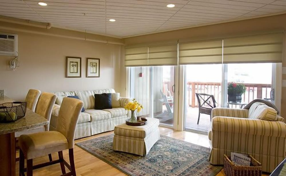 Sands by the Sea Motel - photo 31