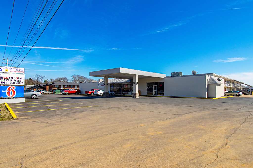 Motel 6 Alma AR - photo 5