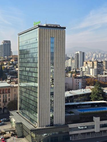 Orexus Tower 2 Bedroom Flat near Holiday Inn Hotel in City Center