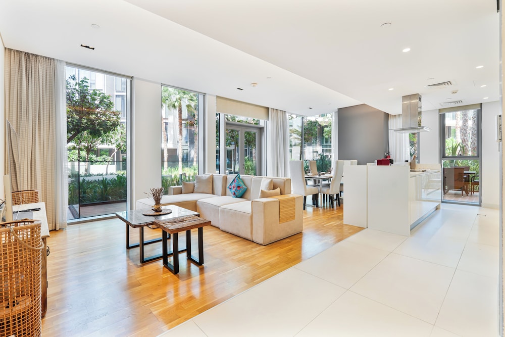 PVH Tranquil 2BR Bluewaters Residences 5 — 4-Star Luxury Hotel in Dubai, United Arab Emirates