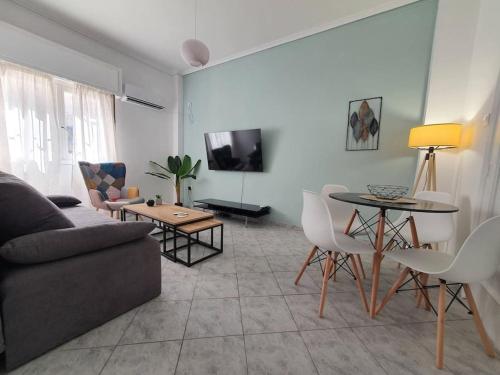 Poseidon Stylish Apt. Steps Away From Acropolis — 4-Star Luxury Hotel in Athens, Greece