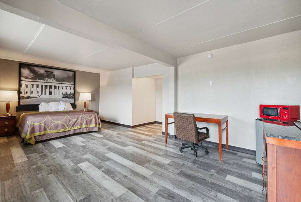 Super 8 by Wyndham Millbury Toledo - photo 17
