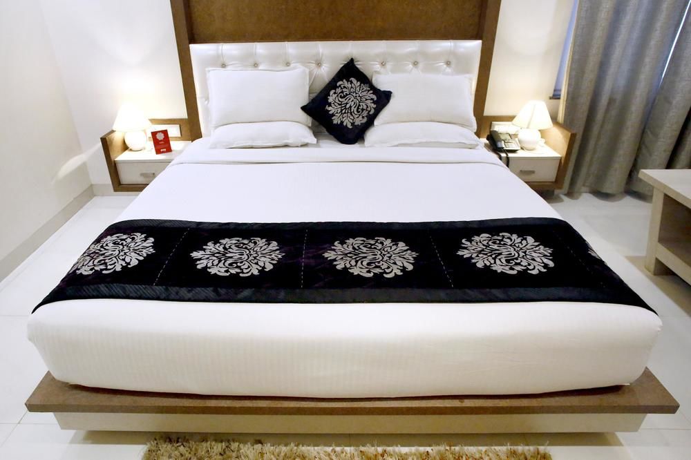 OYO Premium 032 Airport Road in Gwalior, India