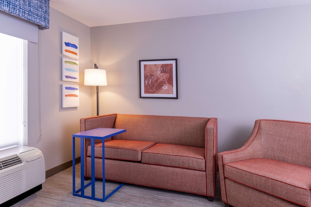 Hampton Inn & Suites St. Louis Chesterfield - photo 35