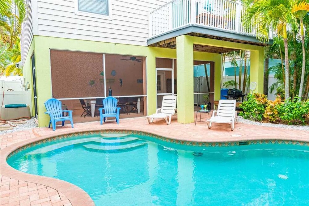 Castaway Cottage — 4-Star Luxury Hotel in Holmes Beach, United States