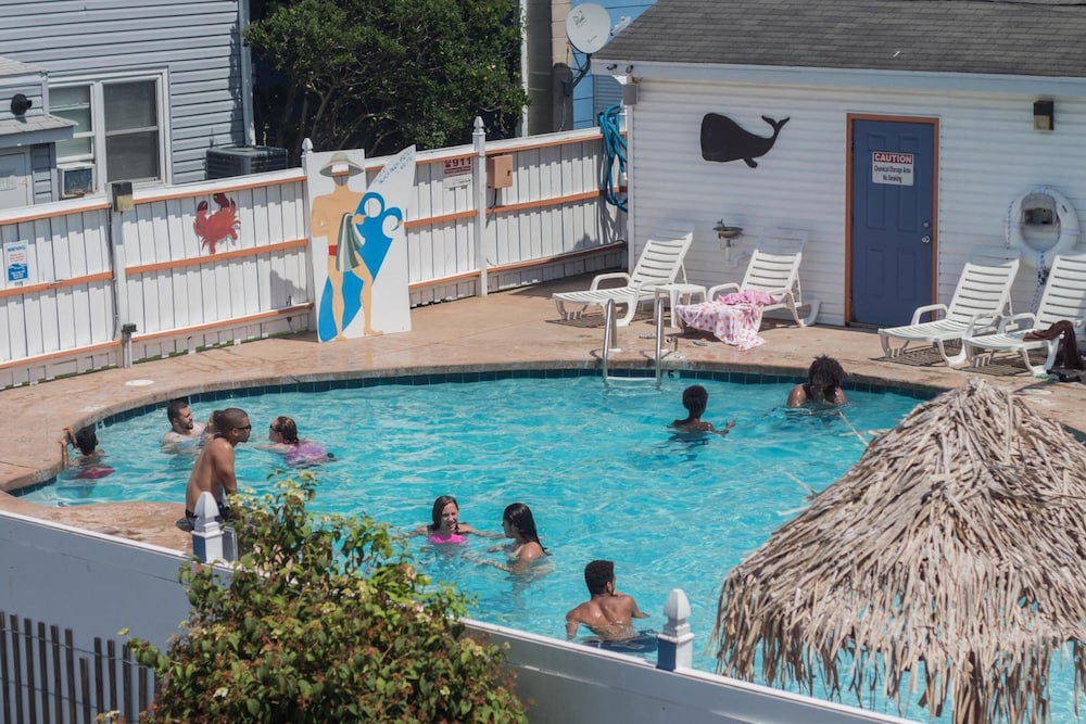 Blue Wave Inn - photo 16
