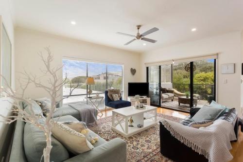 Serene Modern Beach Escape 3 Bed 2 Bath — hotel in Cape Woolamai