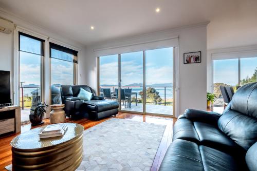 Ensorcelled Freycinet Holiday Houses — 4-Star Luxury Hotel in Swansea, Australia