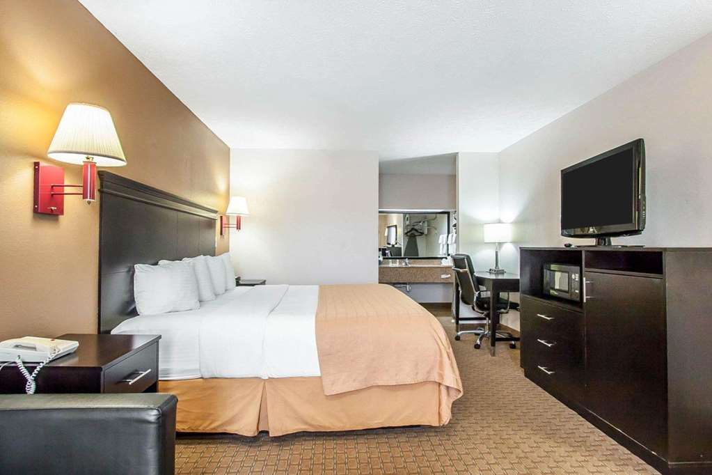 Quality Inn Savannah South - photo 18