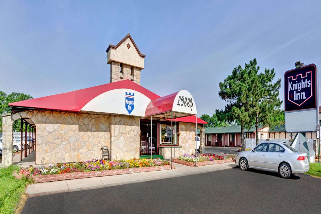 Knights Inn Madison Heights — hotel in Madison Heights