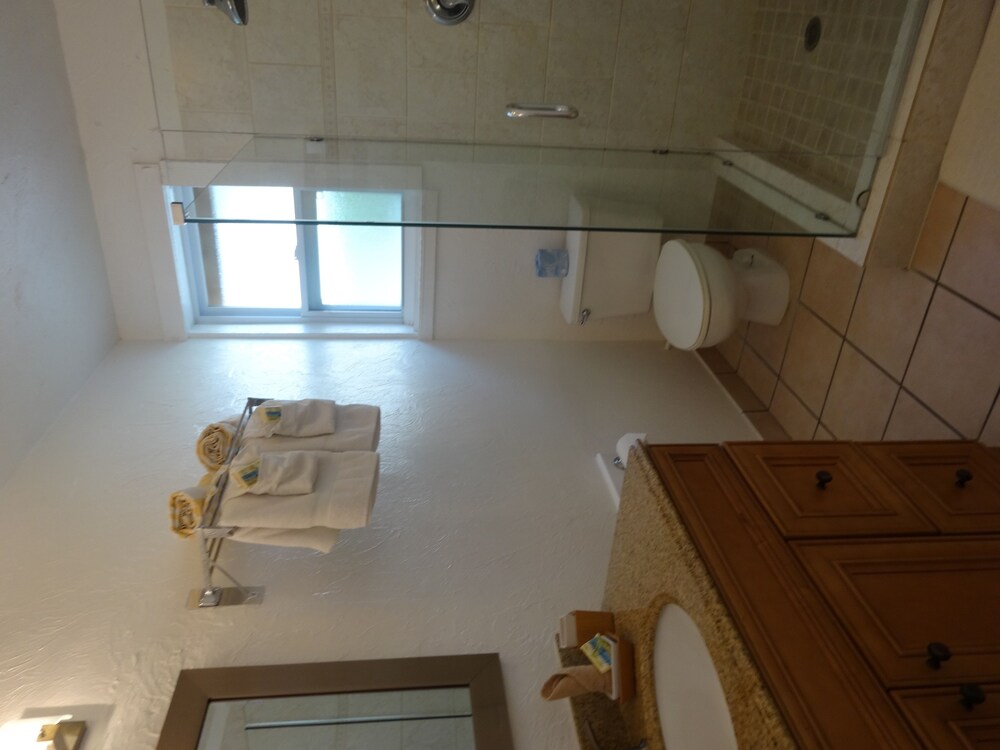 Queen's Gate Resort - photo 21