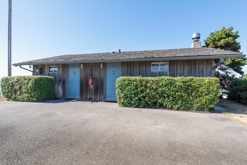Sunset Oceanfront Lodging - photo 120