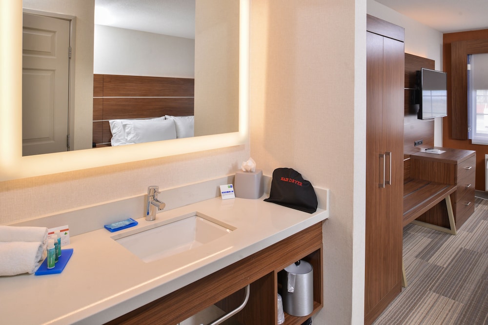 Holiday Inn Express Westley North Patterson Area - photo 18