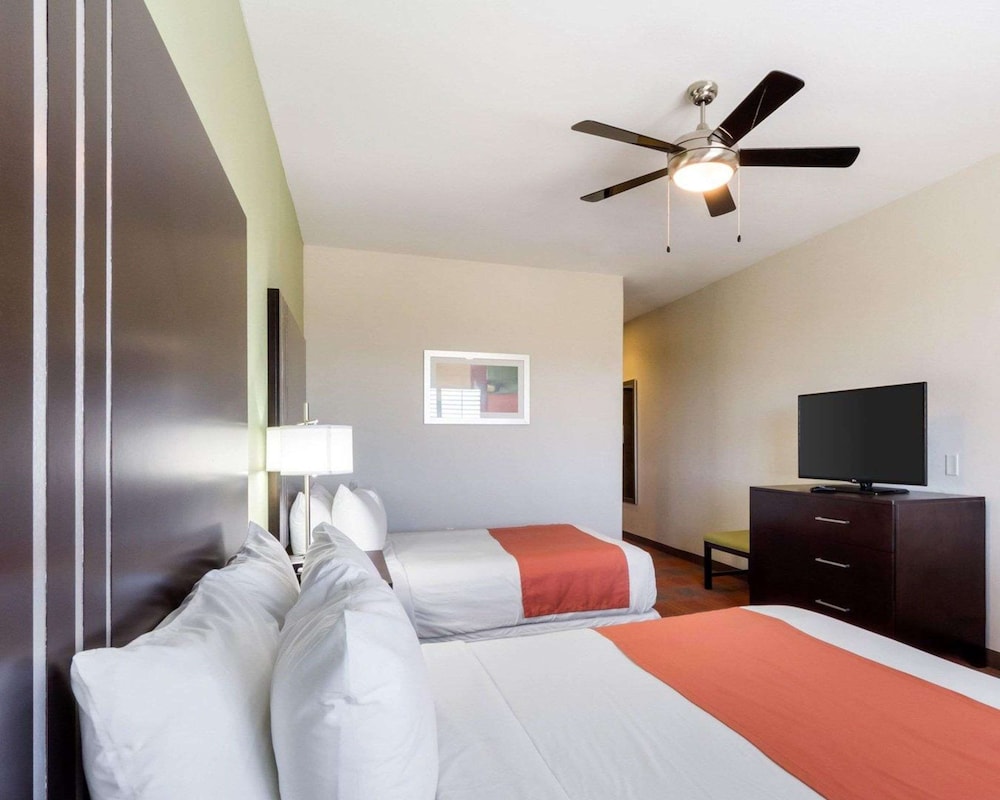 Garner Hotel Victoria East by IHG - photo 17