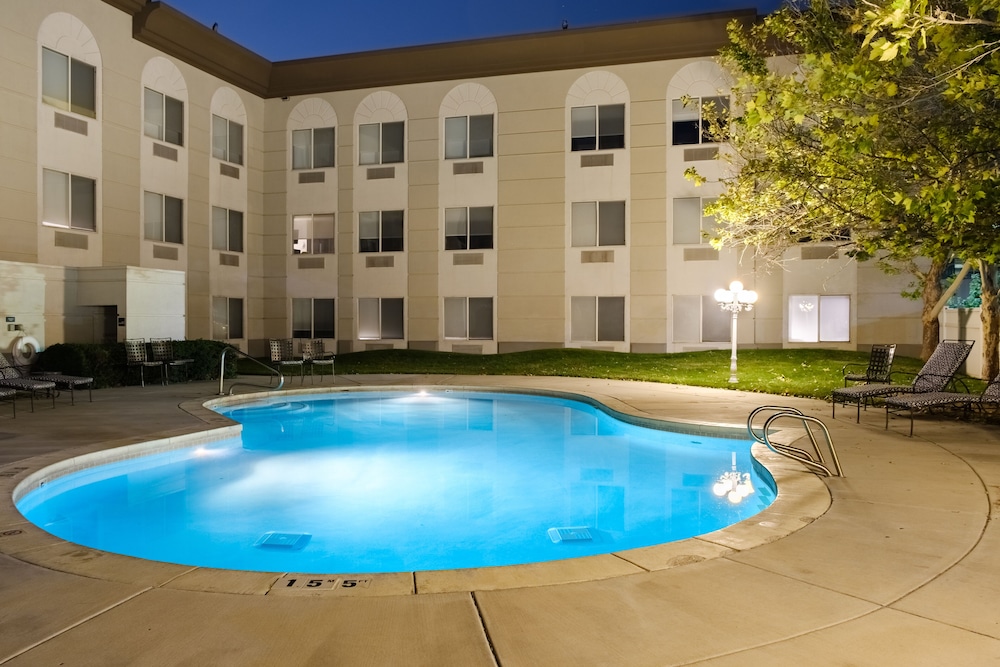 Hampton Inn & Suites Salt Lake City Airport - photo 36