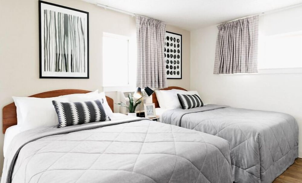 Intown Suites Extended Stay Newport News Va South - photo 3
