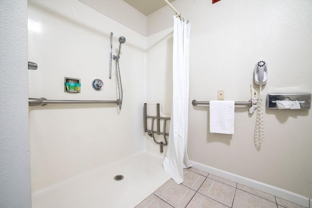 Turlock Inn - photo 4