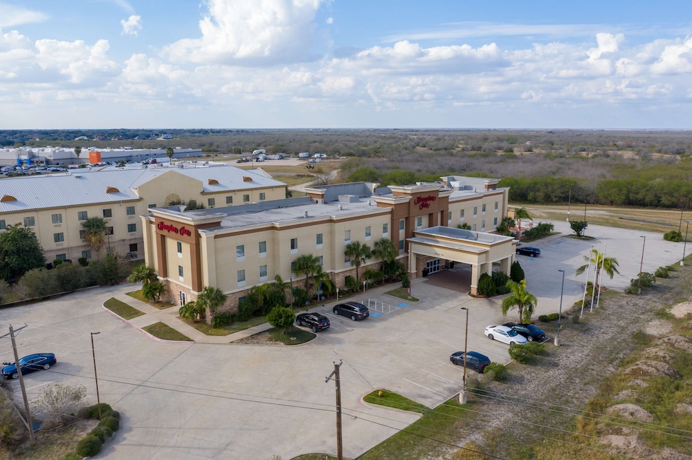 Hampton Inn Alice - photo 43