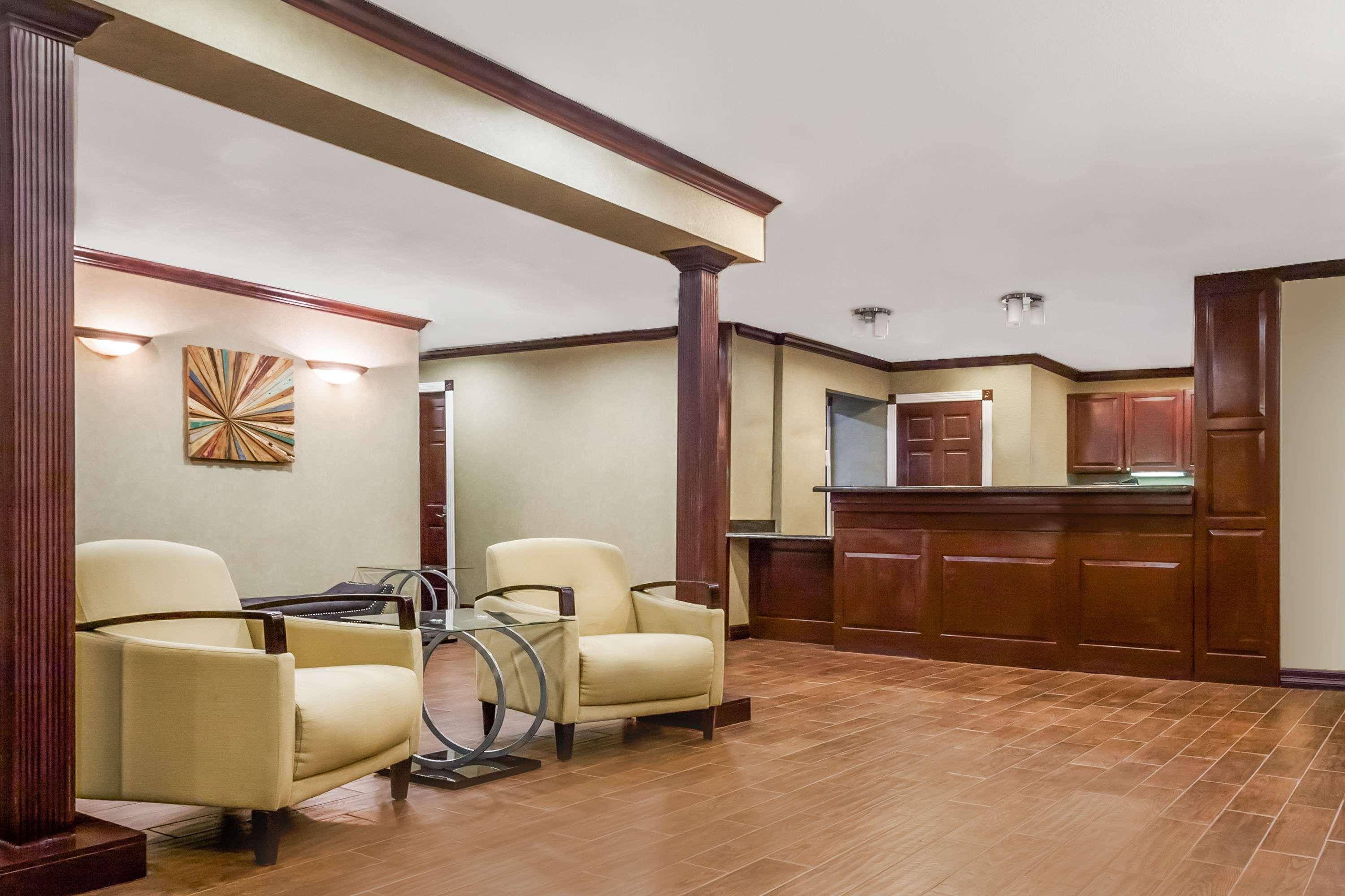 Hawthorn Extended Stay by Wyndham Dallas - photo 13