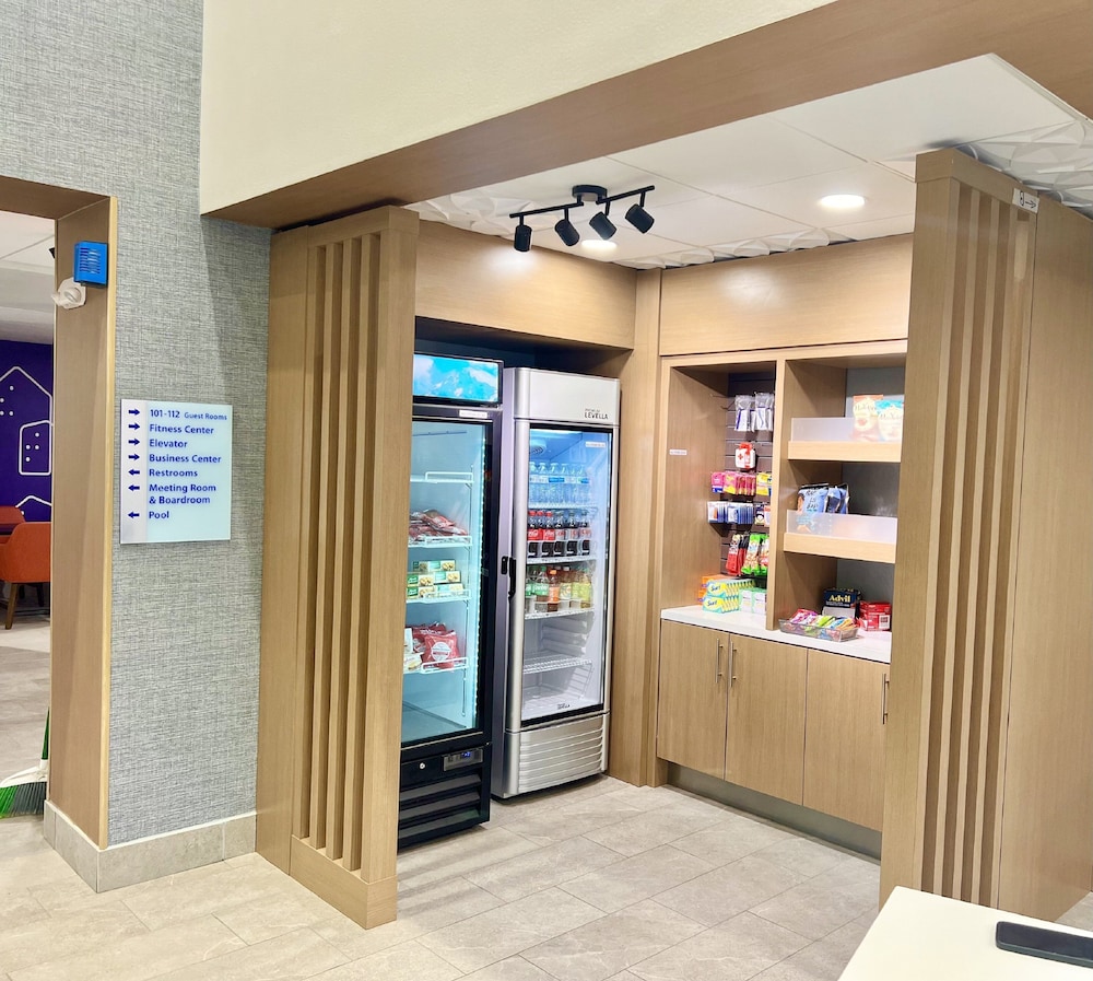 Holiday Inn Express Madison by IHG - photo 28