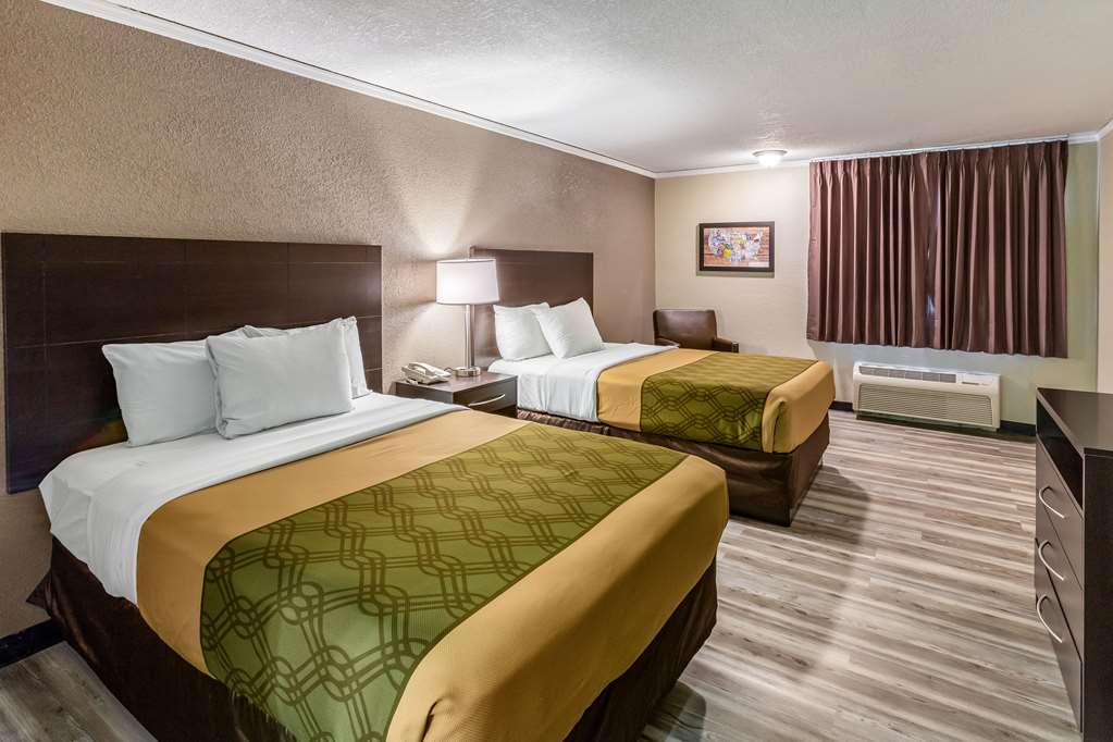Econo Lodge Inn & Suites Newton - photo 18