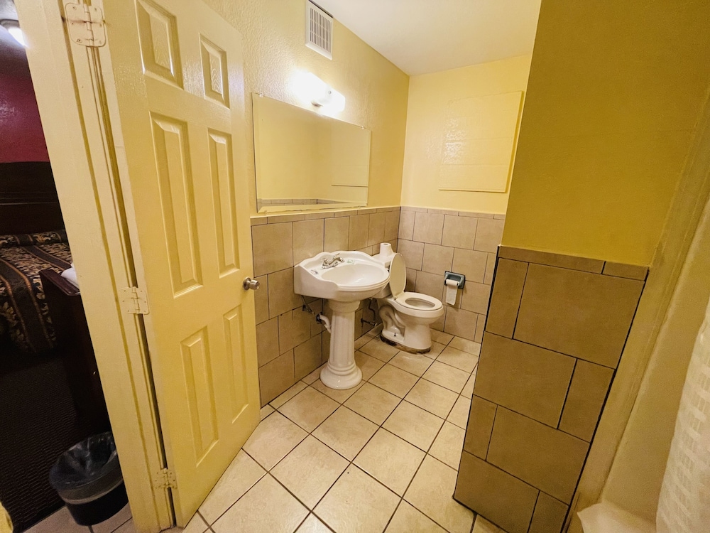 Royal Palms Motel & RV Park - photo 12